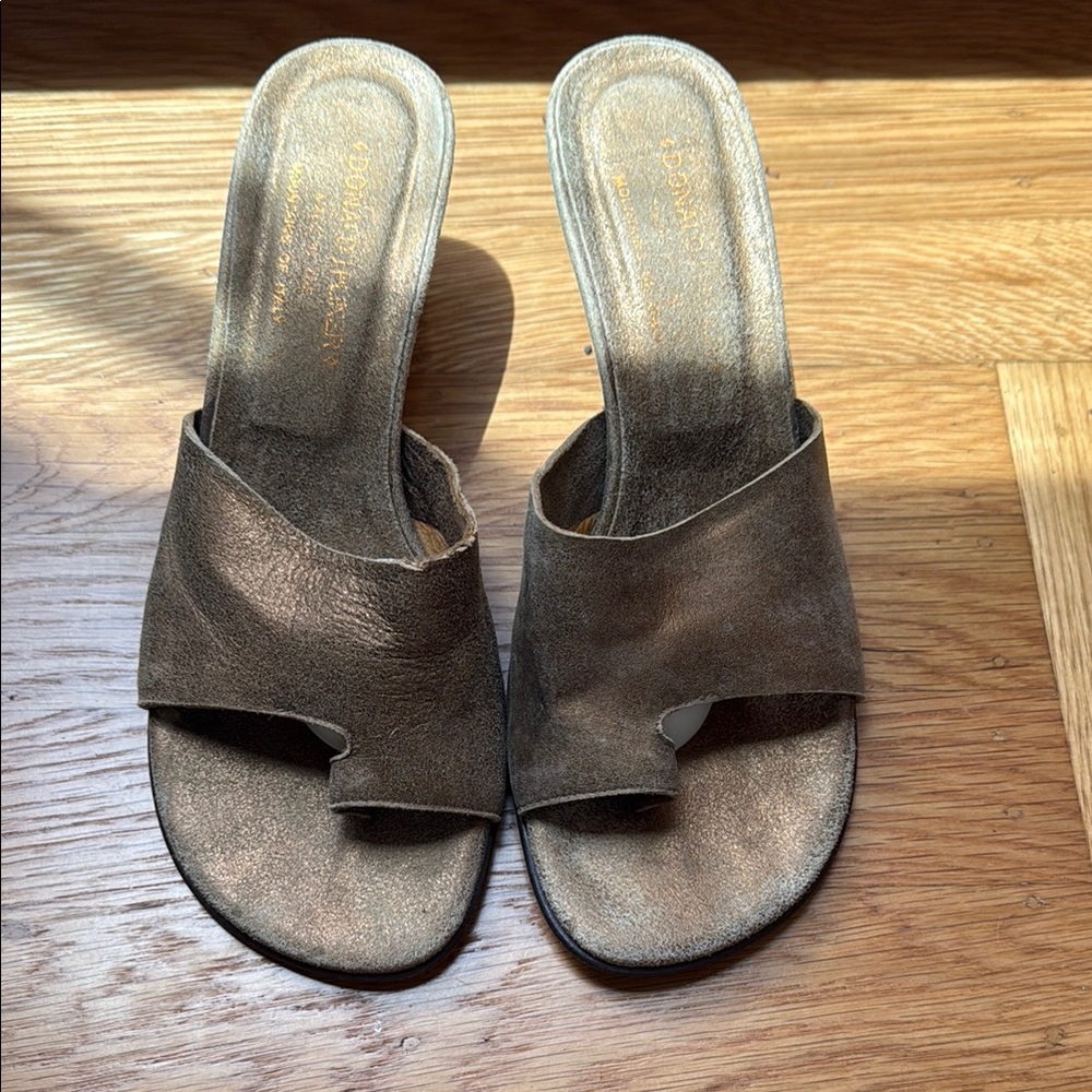 Donald J Pilner Women’s Gold Brown Women's Slide Heeled Sandals